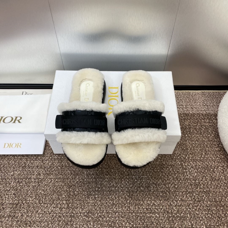ch**an D*or slippers